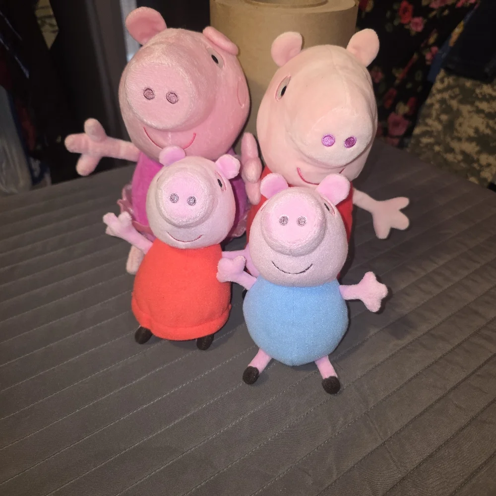 Peppa Pig And Friends Lot Of 4 GUC Plushies 2= 11in 2 =7in Like New - Picture 1 of 13